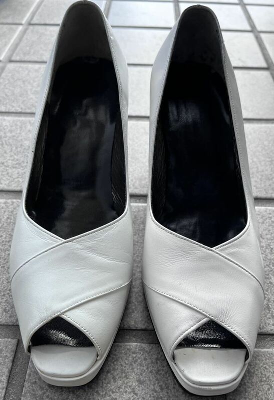 本牛革 厚底 ホワイト 白 ヒール パンプス 美しいデザイン 日本製 24cmシューズ 靴 美品