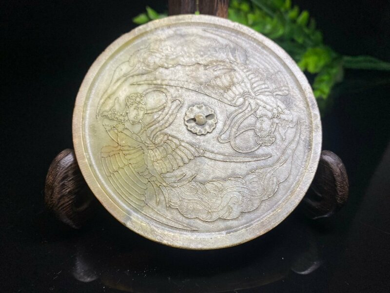 ◆古風堂◆中国 玉 人物 玉鏡 彫刻 直径9cm