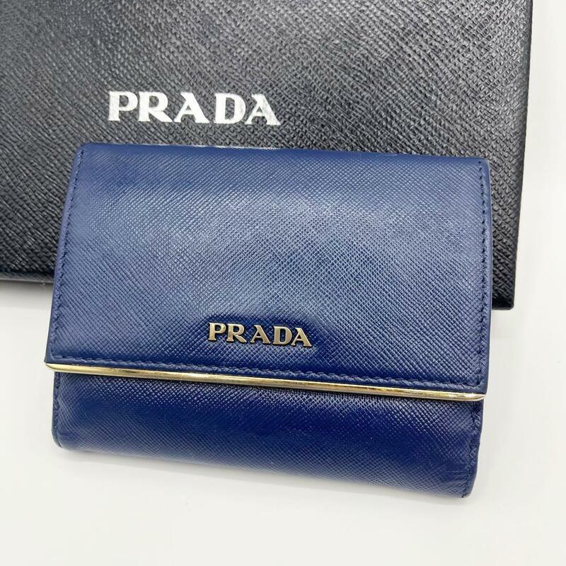【美品】プラダ　二つ折り財布　サフィアーノ　ブルー