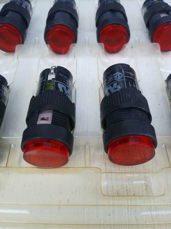送料無料〈富士電機〉AH16-ZRH1　丸突形表示灯赤　２００V　４個+取付ワッシャーなし５個