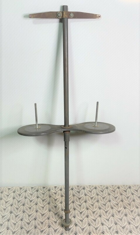 ■47 ミシン糸巻きスタンド 糸立て テーブル固定式 燭台型 アンティーク/レトロ インダストリアル/シャビー