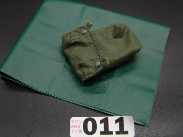 【 DR 011 】1/6ドールパーツ：DRAGON製 ドイツ軍 ガスケープセット（WWII)【 長期保管・ジャンク扱い品 】