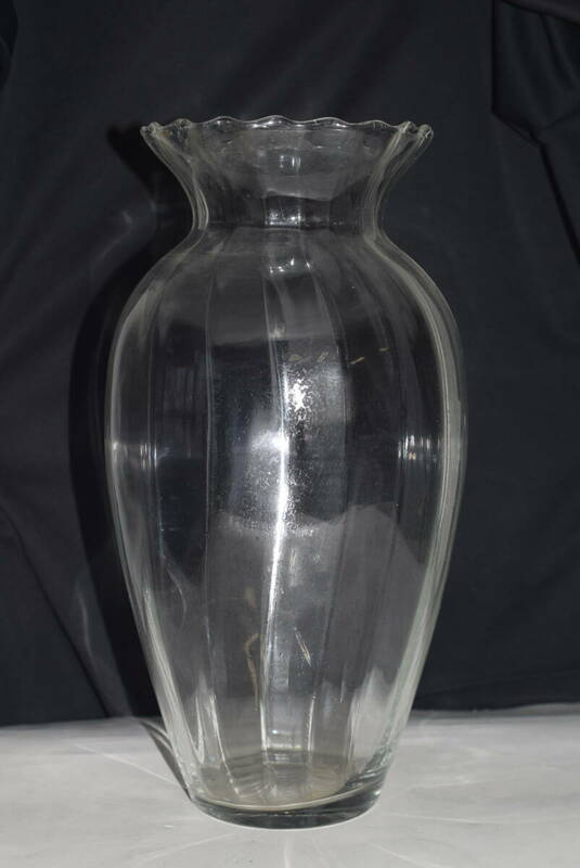 フラワーベース　花瓶　生け花　花器　ガラス　３１㎝
