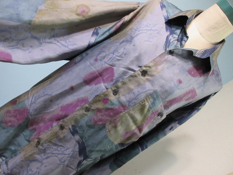 シルク１００％ ・Lady Manhattan 水彩画のようなシャツ・ゴム状の肌触り・メンズブラウス・高級絹シルク・サイズm