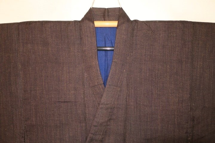 弐9375 本絹真綿結城紬男着物 裄67丈135К樺茶縄目スジ縞絣 カッコイイ着物だけシリーズ 手入れ済み