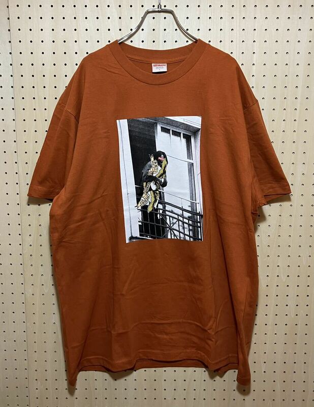 【L】 新品 Supreme Antihero Balcony Print Tee Shirt Rust シュプリーム アンチヒーロー バルコニー プリント Tシャツ オレンジ F505