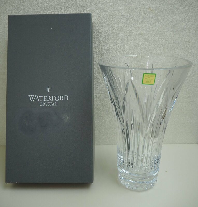 ★☆　　WATERFORD CRYSTAL ウォーターフォード クリスタル 花瓶　 花器　クリア系 インテリア　高さ23cm　/　置物 / オブジェ ☆★
