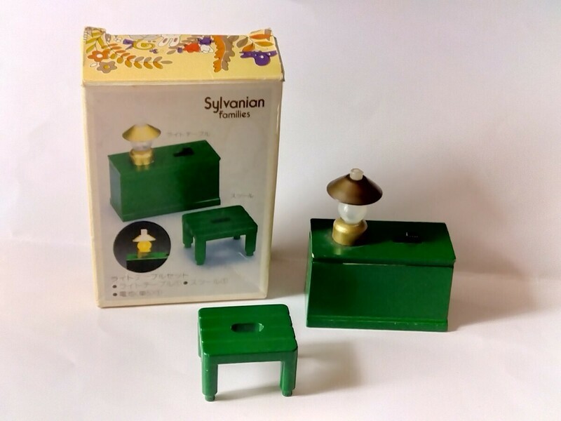 ジャンク　シルバニアファミリー 初期 緑の家具　ライトテーブル、スツール　玩具 おままごと