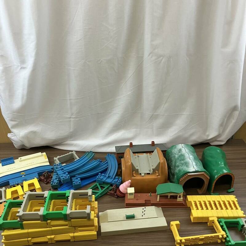 [4-279]タカラトミー　TOMY プラレール　部品　トンネル　レール　まとめ売り　新幹線　列車　レトロ　おもちゃ