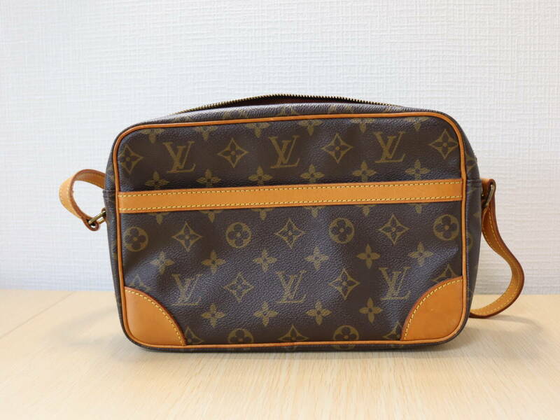 ルイヴィトンショルダーバック LOUIS VUITTON　モノグラム ショルダーバッグ レディース ゴールド金具 ヴィンテージ (管90153）