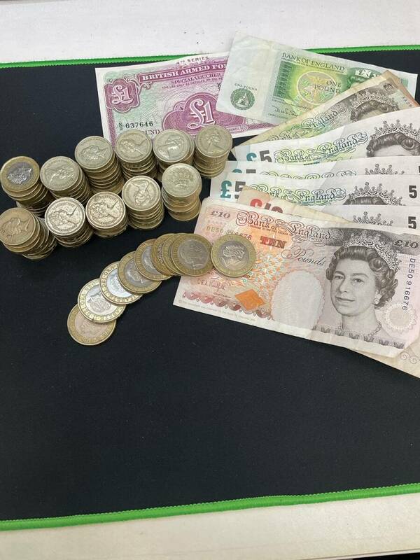 N ★超大量★ イギリスポンド 【計：175ポンド】 外国硬貨 外貨 旧紙幣 外国銭 ENGLAND イングランド POUND 海外旅行