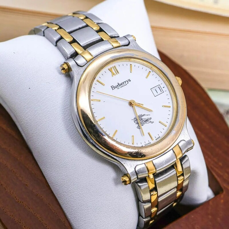 ◆稼働 BURBERRY 腕時計 デイト ホワイト文字盤 メンズ 新品電池 p