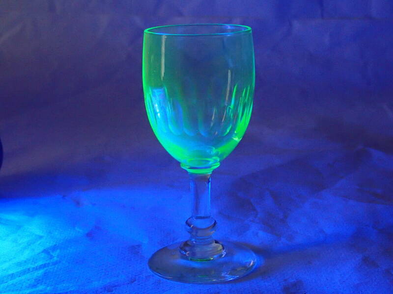 ウランガラス ワイングラス 高さ11ｃｍ インテリア アンティーク