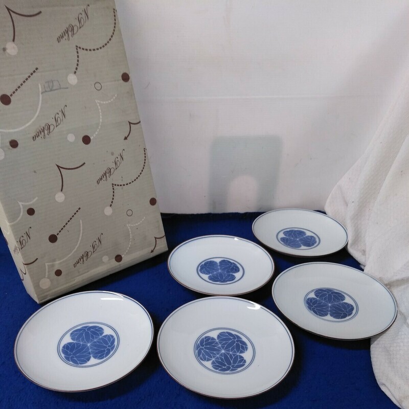 g_t U602 昭和レトロ　中皿　三つ葉葵　の紋　5客セット　染付　和食器