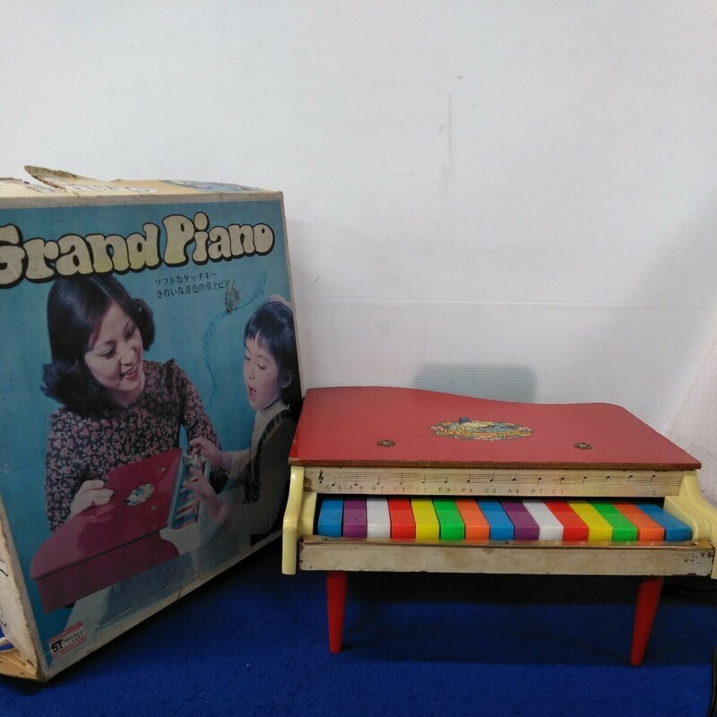 g_t W073 昭和レトロ　おもちゃ　ピアノ　DANCE Grand PIANO 脚破損が有ります。ヴィンテージ