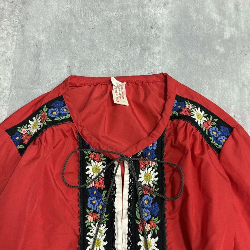 スイス製 お花刺繍ブラウス チロリアン リボン 長袖 赤 Mサイズ
