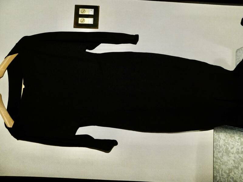 asos 新品のタグ付き　黒　ワンピース　イギリス　英国 ルーマニア製　エイソス 七分袖　36 ブラック　Little Black Dress