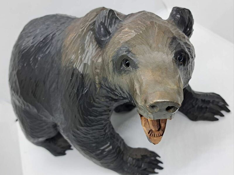 アイヌ彫刻 八雲系 一刀彫 木彫熊 ガラス目 置物 幅約33.5cm 高さ約20cm・木彫り熊 北海道伝統工芸 熊印