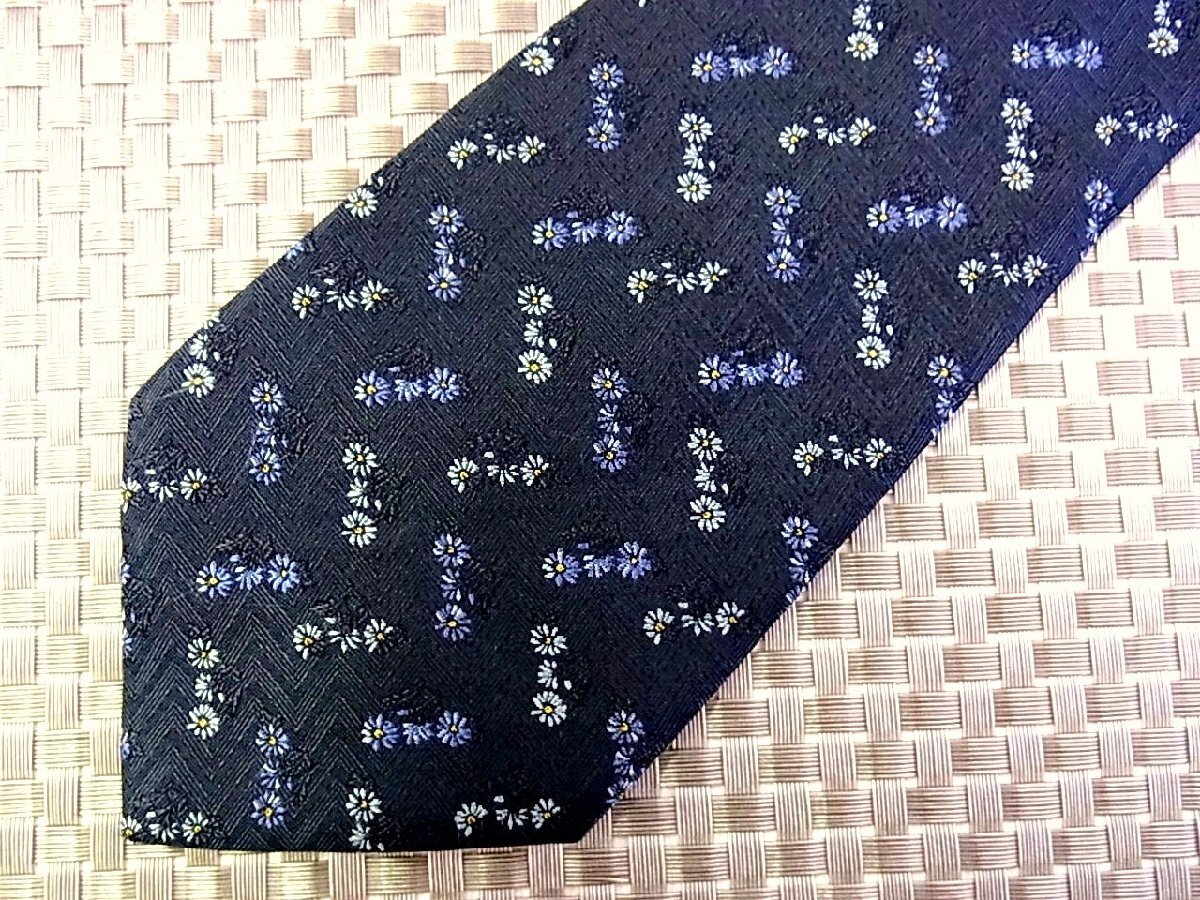 ★RB0533★【刺繍 花 小花 植物 柄】ハナエ モリ【美品】ネクタイ