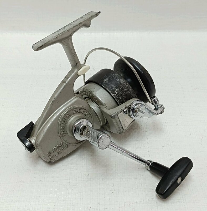 オールドリール　Daiwa スピニングリール　PUNCH 2500 動作品