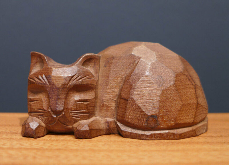 時代物　木彫　一刀彫　眠り猫　置物　　　検/オブジェ東洋彫刻一木彫ネコねこcat