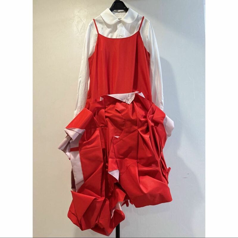 2023AW コムデギャルソンワンピース　赤　ポリエステル　Mサイズ　未使用と近い　ドレス 定価141900円