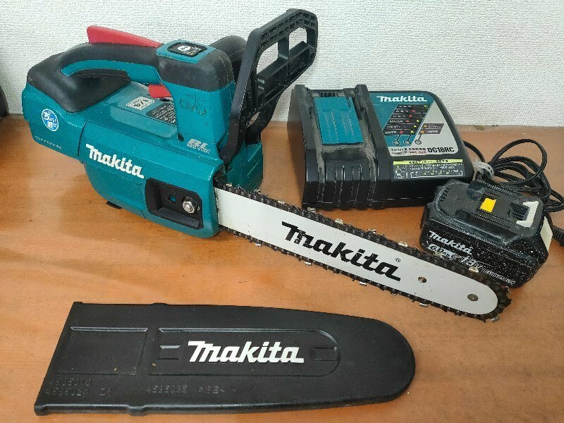 マキタ(Makita) 充電式チェンソー ガイドバー長さ250mm 18V バッテリ・充電器付 MUC254DZ　動作確認済みです