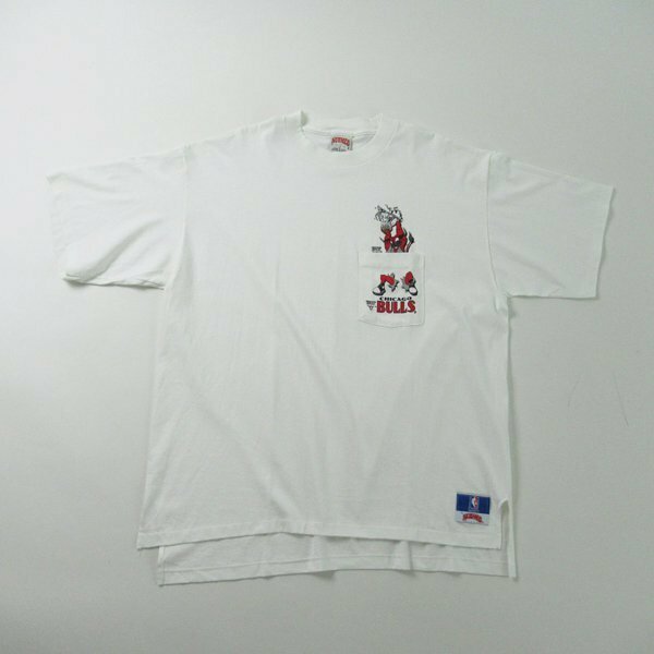 r4a053107★90s USA製 NUTMEG 90年代 NBA CHICAGO BULLS シカゴブルズ プリント ポケットTシャツ 白 メンズ XL