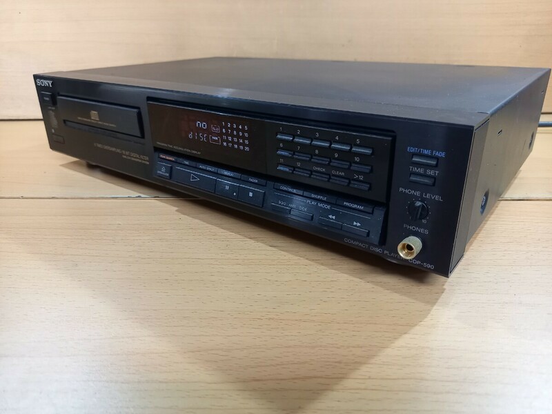 SONY　ソニー　CDデッキ　CDP-590 COMPACT DISC PLAYER
