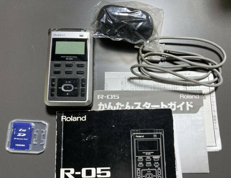 Roland R-05 PCM レコーダー WAVE/MP3 RECORDER ポータブルレコーダー ボイスレコーダー ICレコーダー ローランド