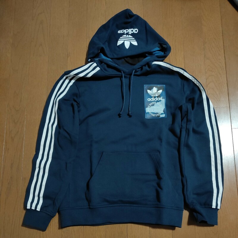 adidas オリジナルス　スウェットパーカー