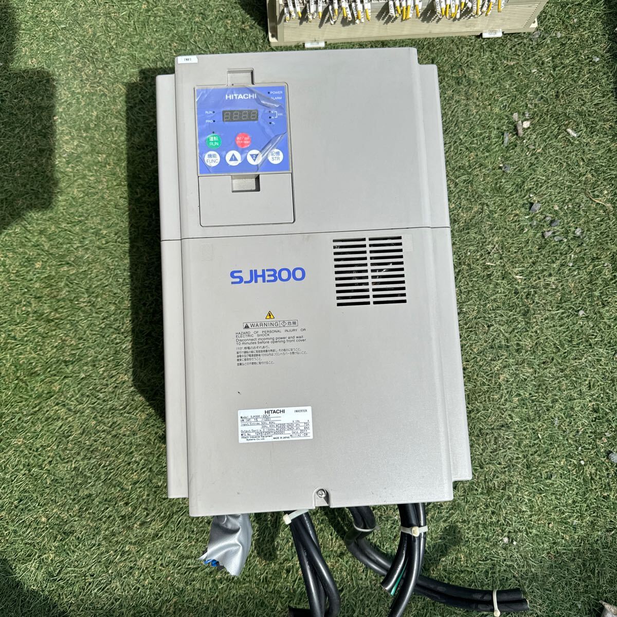 4D001 中古 HITACHI 日立インバーター SJH300-22LF 0-1500HZ 15KW 動作保証付き　