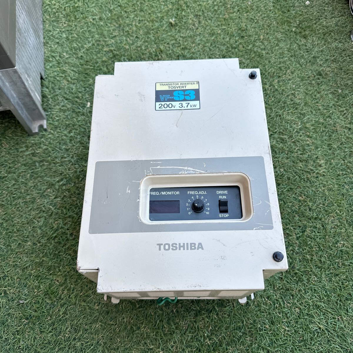 4D101 東芝 インバーター TOSHIBA TRANSISTOR INVERTER TOSVERT VFS3-2037P 200V 2.7kW 