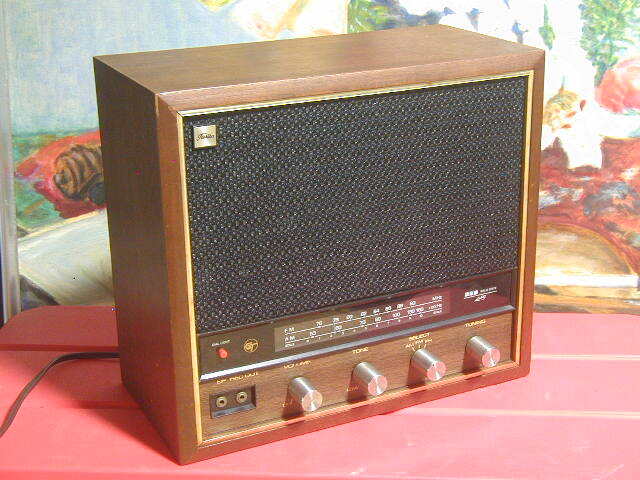 ★☆東芝GTラジオ　FM/AM　2BAND　RH-560F ☆★