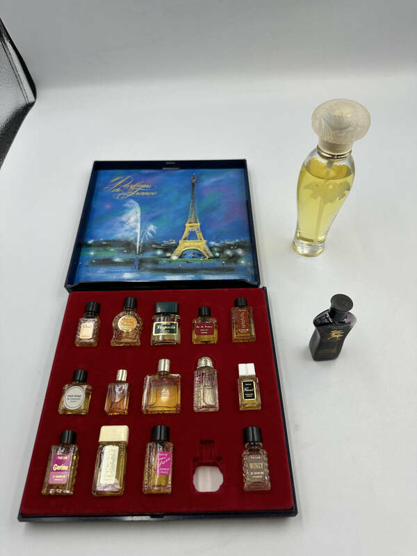 欠品有り Parfums de France チャリアー 香水 ミニボトル 　プレミアム舞　ミニボトル　ニナリッチ　残量たっぷり♪8割以上　E439