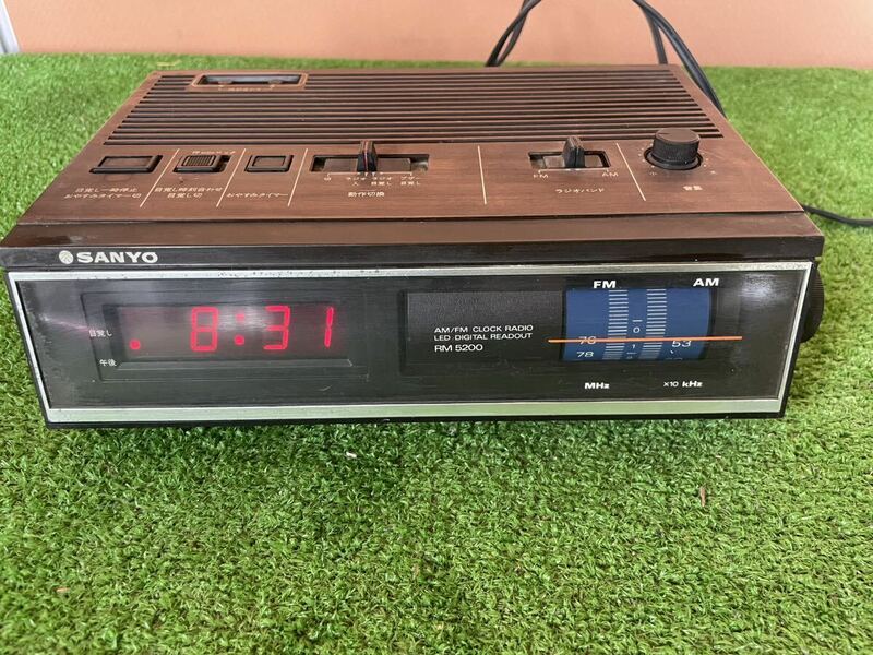 SANYO(サンヨー) RM5200 AM/FM 通電確認のみ