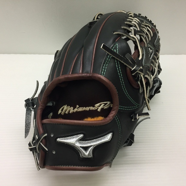 中古品 ミズノ MIZUNO ミズノプロ 軟式 外野手用オーダーグローブ HAGA 刺繍入り 9710