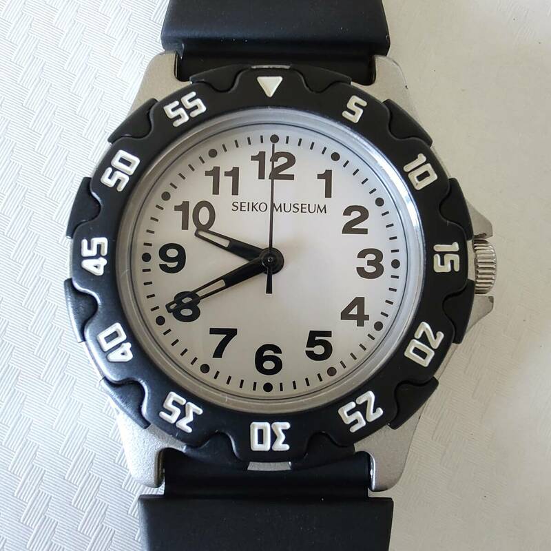 ◆SEIKO MUSEUM　クオーツ腕時計　白色文字盤　[Y121-AR50]