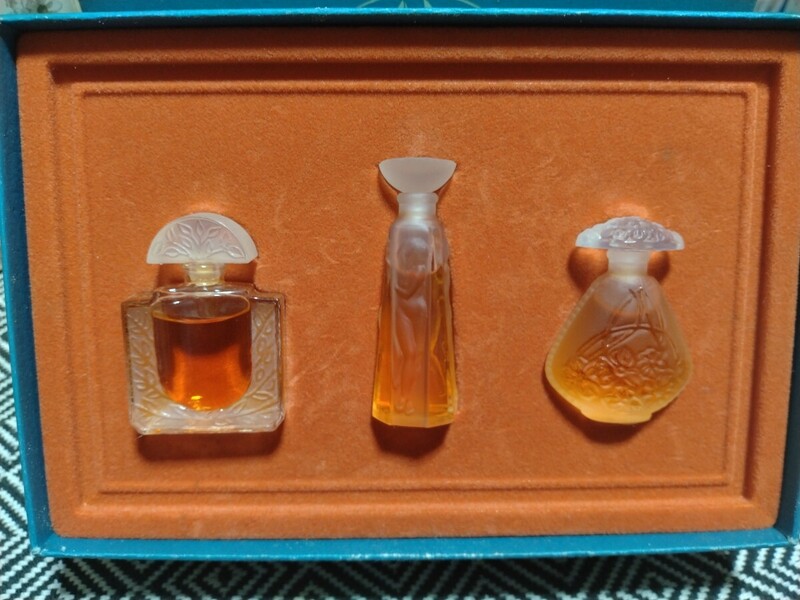 希少品★ラリック　LALIQUE アルティメイトコレクションultimate Collection　香水　未使用自宅保管品　　香水瓶