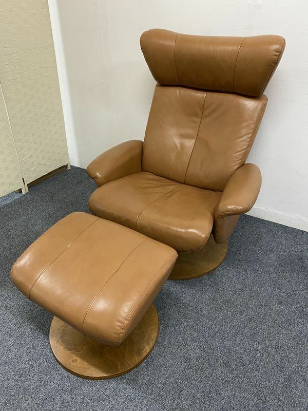 27441D1602）NITORI / ニトリ パーソナルチェア ルビー2 ラウンジ オットマン ミドルブラウン 無段階調整リクライニング 椅子 中古 家具