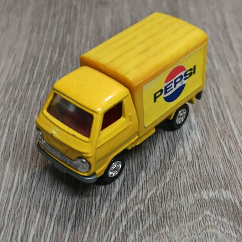 ▼●【YH-8407】中古品 タカラトミー トミカ TOMICA No.18 ペプシ 【レタパ可】