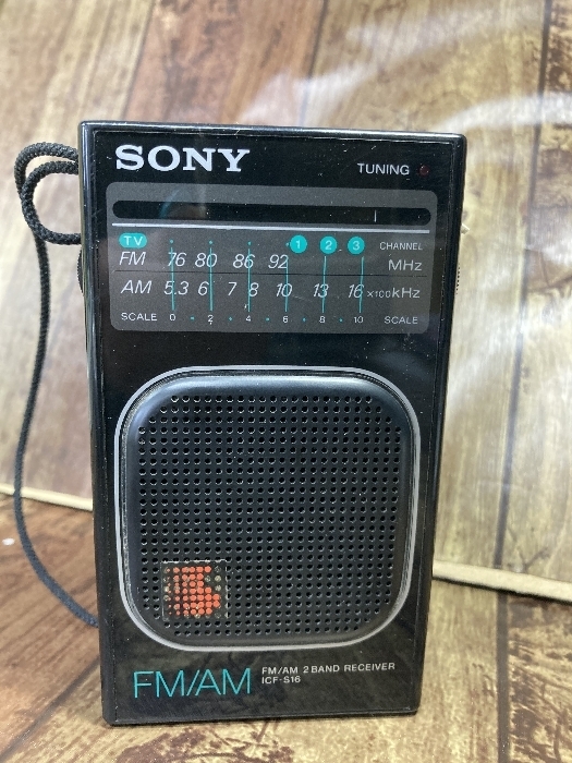 D2o SONY ソニー FM/AM コンパクトラジオ ICF-S16 通電確認済み 中古現状品 ブラック 日本製