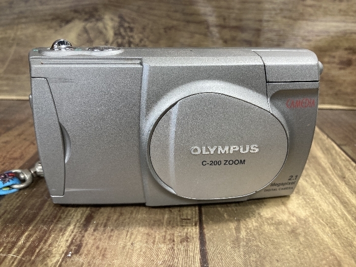 E3f OLYMPUS オリンパス C-200 ZOOM コンパクトデジタルカメラ デジカメ コンパクトカメラ カメラ 電池部難有 ジャンク扱い
