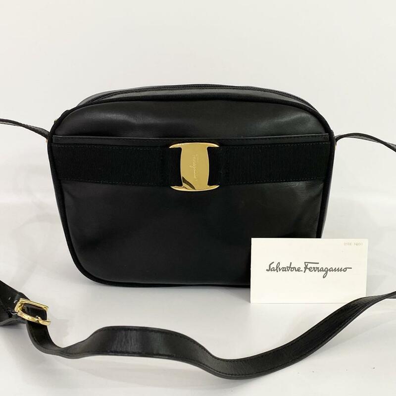 《大特価！》 Ferragamo フェラガモ ショルダーバッグ ヴァラリボン 黒 2425541