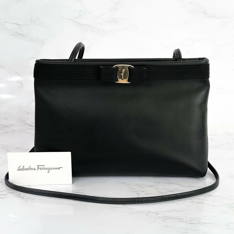 《大特価！》 フェラガモ Ferragamo ショルダーバッグ ヴァラリボン レザー ブラック 9-29787