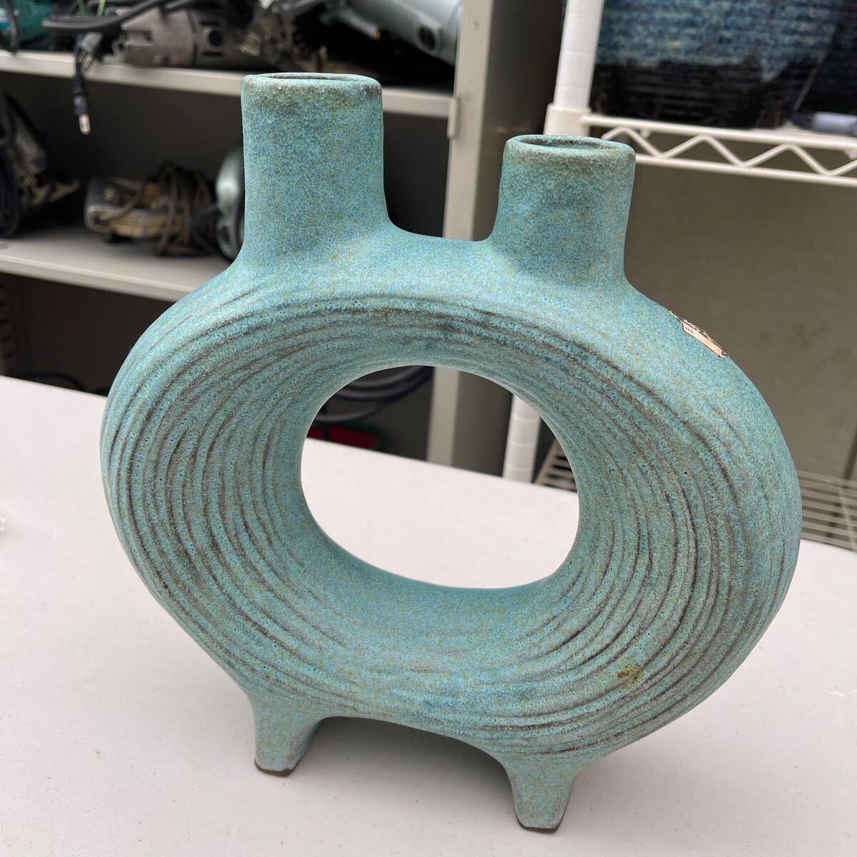 花器　フラワーベース　置物　ターコイズブルー　長さ24cm巾7.5cm高さ26cm ケ-1