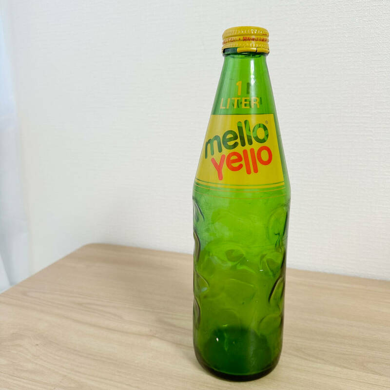 E115 当時物 空瓶 mello Yello メローイエロー 1リットル瓶 貯金箱 ガラス瓶 昭和レトロ