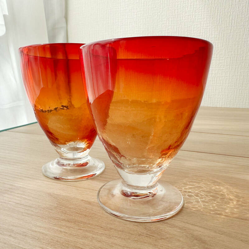 E130 美品 グラス 2個セット 朱色 ゴブレット コップ 手作り 工芸ガラス 