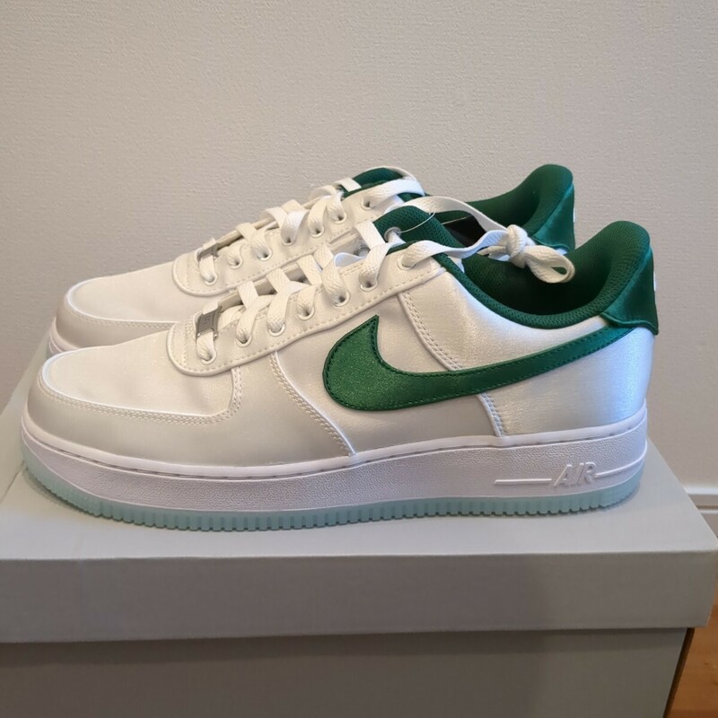 28.0 NIKE W AIR FORCE 1 07 ESS エア フォース