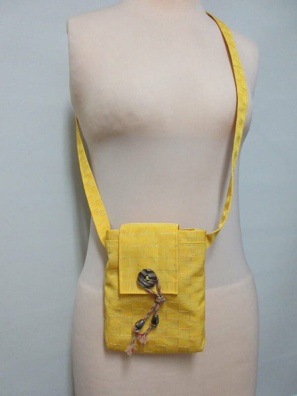 ☆正絹　黄色　可愛い　スマホ入れ　携帯入れ　斜め掛けバッグ